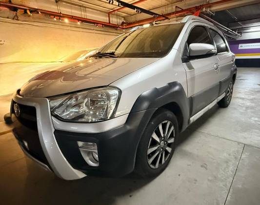 TOYOTA ETIOS 1.5 XS 16V FLEX 4P AUTOMÁTICO TOYOTA ETIOS 1.5 XS 16V FLEX 4P AUTOMÁTICO